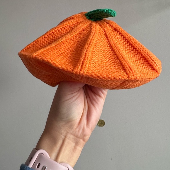 Knitted Pumpkin Berets – Adult & Child Matching Set - Picture 5 of 6